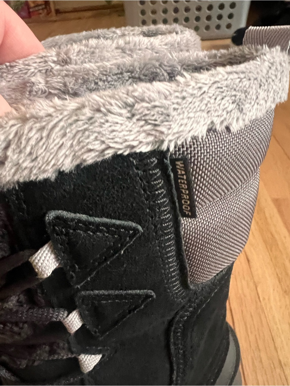 Never Worn! The North Face Black Winter Boot with Gray Fur Lining - Picture 4 of 6